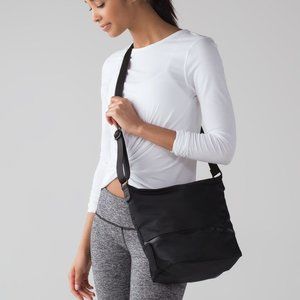 LOOKING for GO Lightly Shoulder Bag (Black)